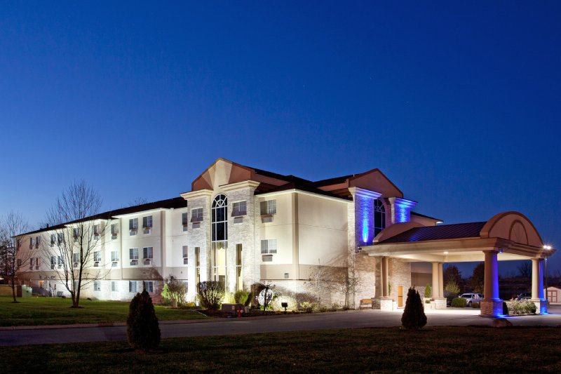 Holiday Inn Express-Bucyrus - Bucyrus, OH