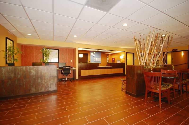 Holiday Inn Express Forsyth - Forsyth, GA