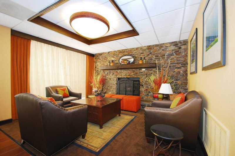 Holiday Inn Express Forsyth - Forsyth, GA