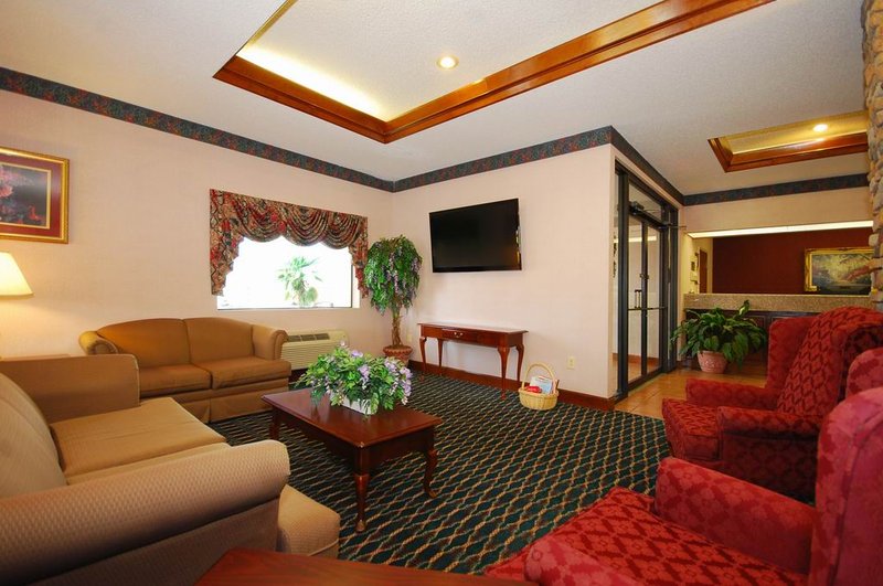 Best Western Inn & Suites - Byron, GA