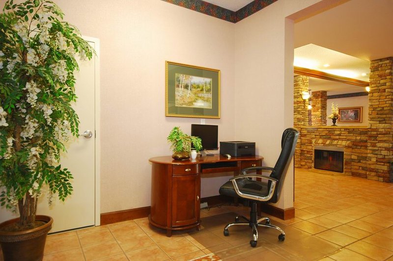 Best Western Inn & Suites - Byron, GA