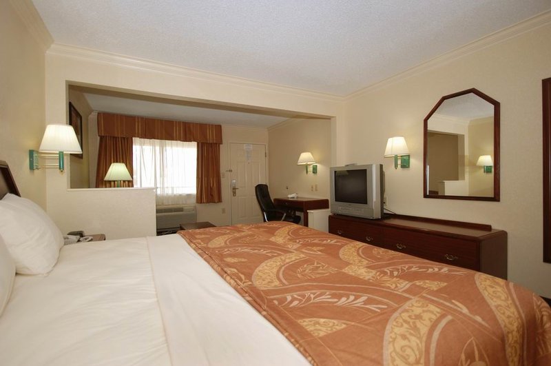 Best Western Inn & Suites - Byron, GA