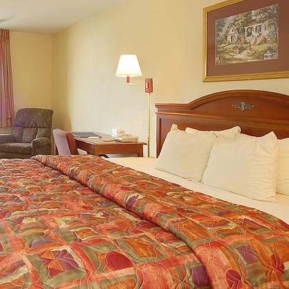 Econo Lodge Inn & Suites - Waco, TX