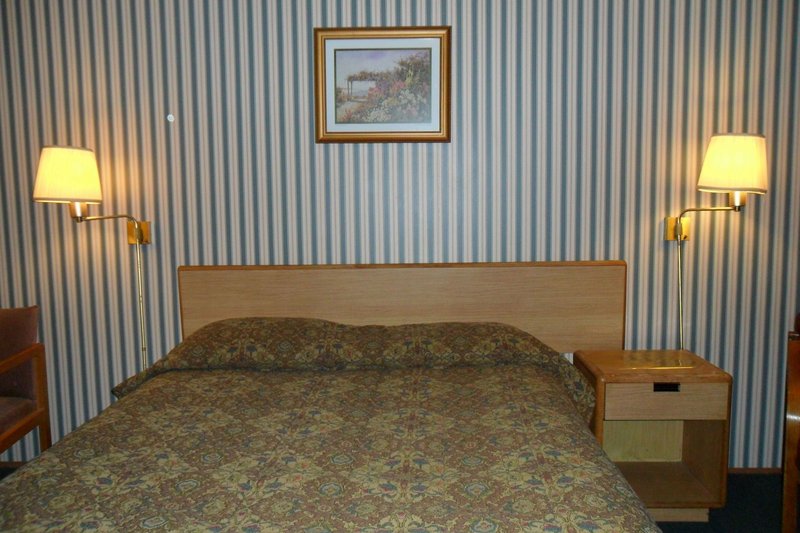 Rochester Motel - Rochester, IN