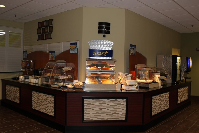 Holiday Inn Express & Suites COCOA - Cocoa, FL