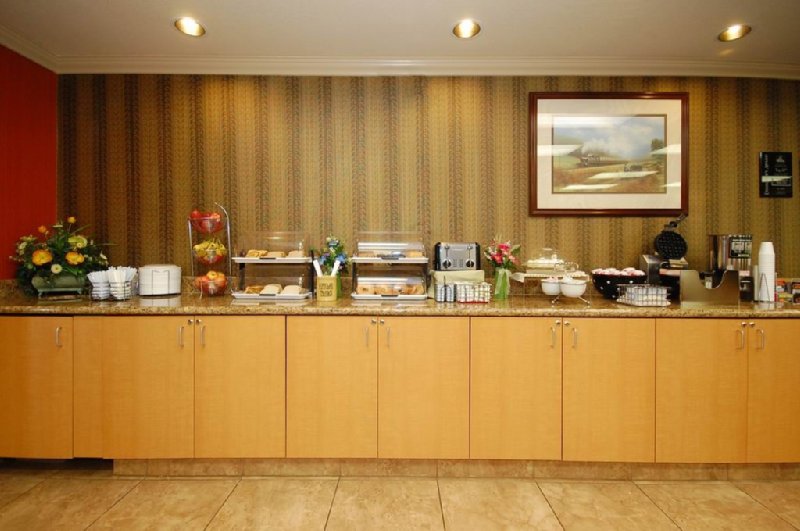 Best Western Plus - Oakdale, CA