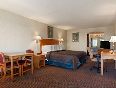 Days Inn - Salina, KS