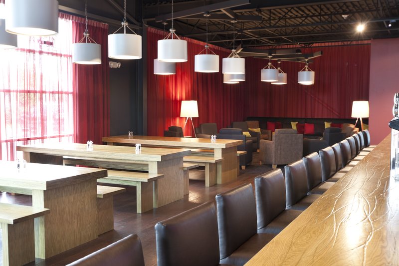 Radisson Hotel Menomonee Falls - Menomonee Falls, WI