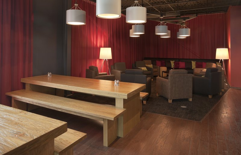 Radisson Hotel Menomonee Falls - Menomonee Falls, WI