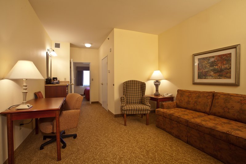 Country Inn & Suites , Big Rapids, Mi - Big Rapids, MI