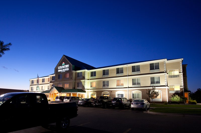 Country Inn & Suites , Big Rapids, Mi - Big Rapids, MI