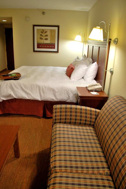 Hampton Inn Raleigh-Capital Blvd. North - Raleigh, NC