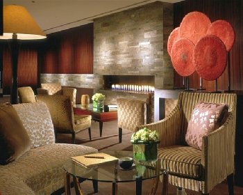 Four Seasons Hotel Tokyo at Marunouchi - Lobby