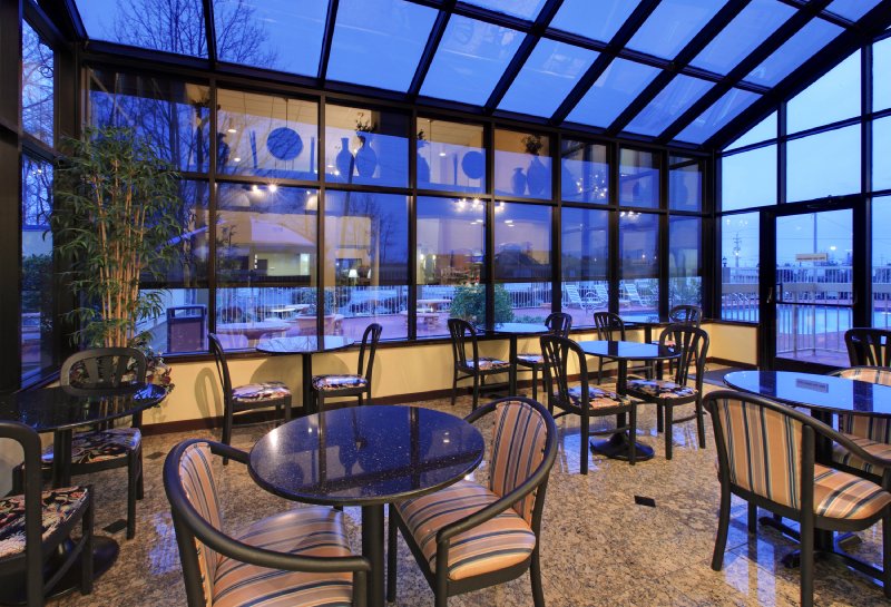 Holiday Inn Express SOUTHAVEN (MEMPHIS INTL ARPT) - Southaven, MS
