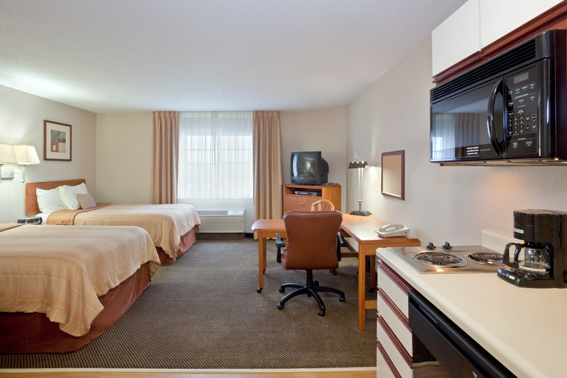 Candlewood Suites TOPEKA - Topeka, KS