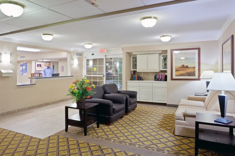 Candlewood Suites TOPEKA - Topeka, KS