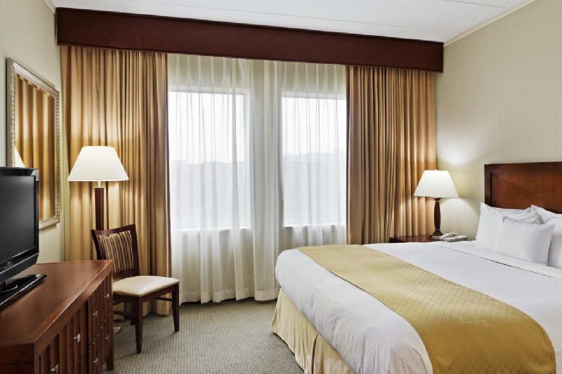 Doubletree Suites By Hilton Philadelphia West - Plymouth Meeting, PA