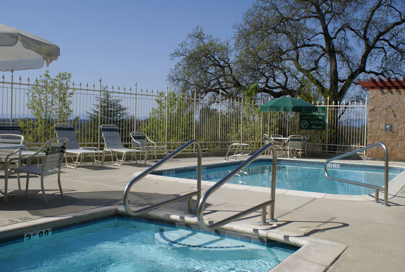 Hilton Garden Inn Redding - Redding, CA