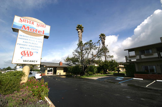 Silver Surf Motel