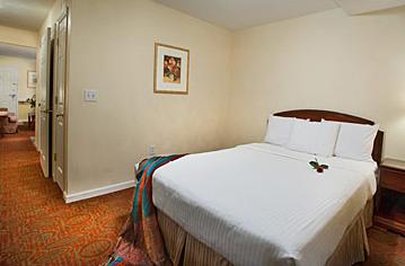 Luxbury Inn & Suites - Maryville, TN