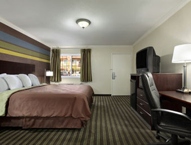 Travelodge - Ontario, CA