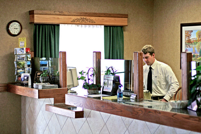 Best Western Country Inn - Ishpeming, MI