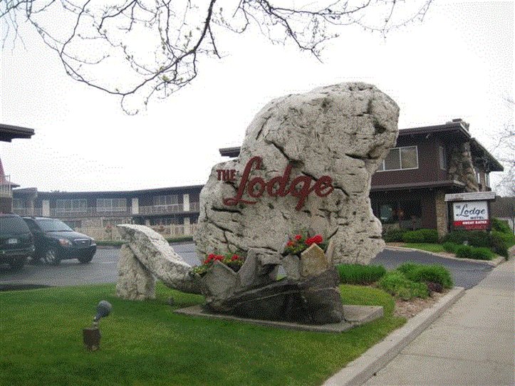 The Lodge - Charlevoix, MI