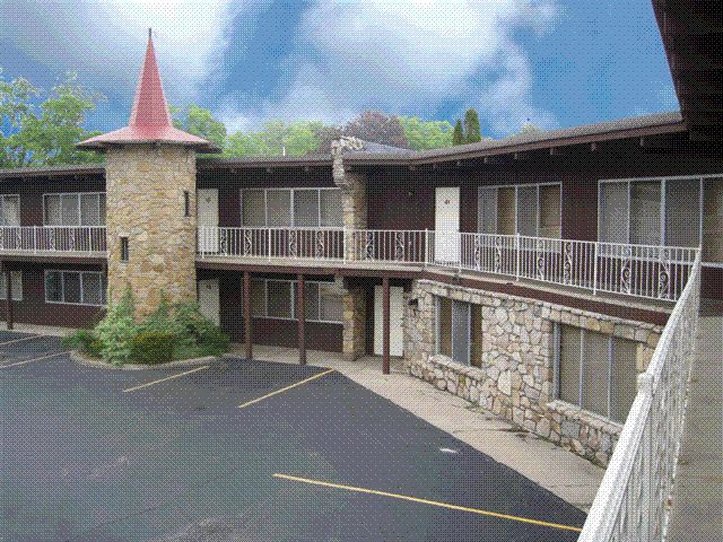 The Lodge - Charlevoix, MI