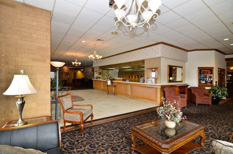 Midway Hotel & Suites - Brookfield, WI