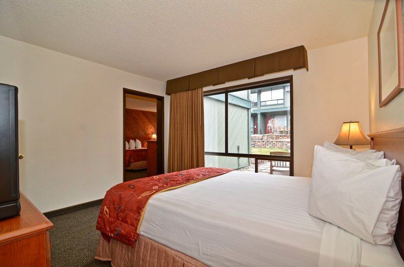 Best Western Plus Tree House - Mount Shasta, CA