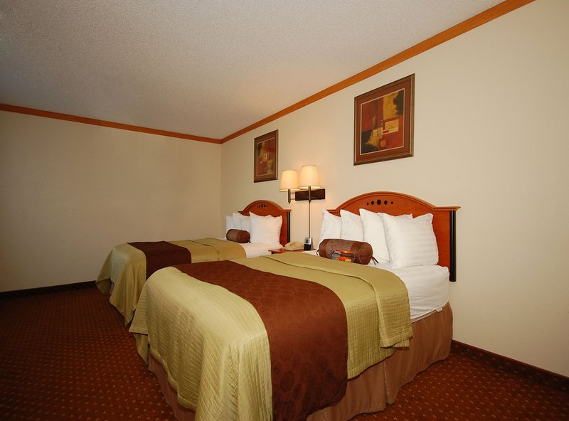 Baymont Inn & Suites Hinesville Fort Stewart Area - Hinesville, GA