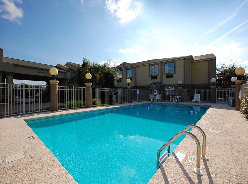 Baymont Inn & Suites Hinesville Fort Stewart Area - Hinesville, GA