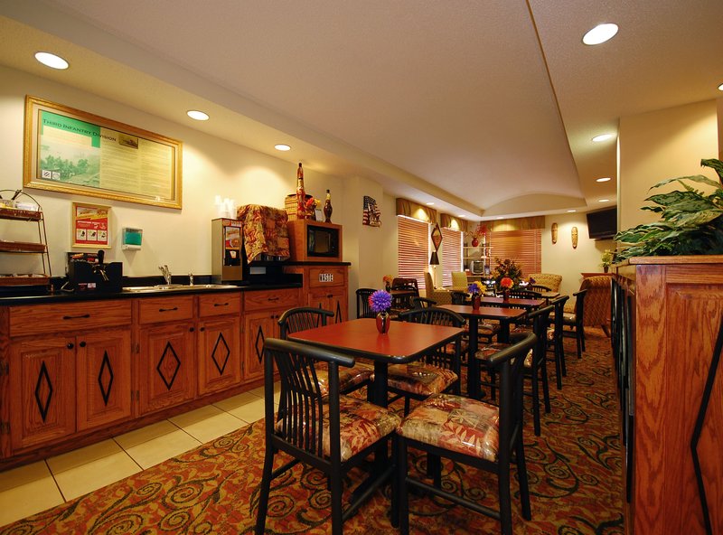 Baymont Inn & Suites Hinesville Fort Stewart Area - Hinesville, GA