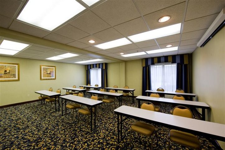 Holiday Inn Express & Suites ALBANY - Albany, GA