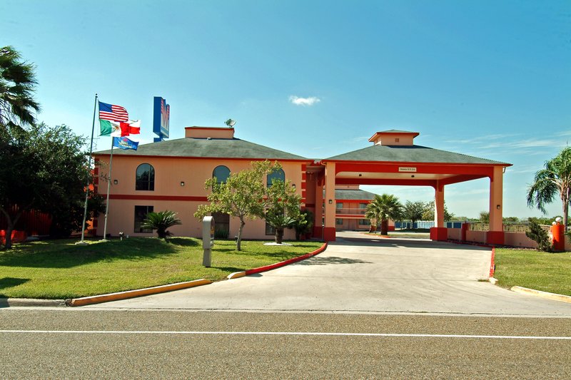 Holiday Inn Express & Suites Raymondville - Raymondville, TX