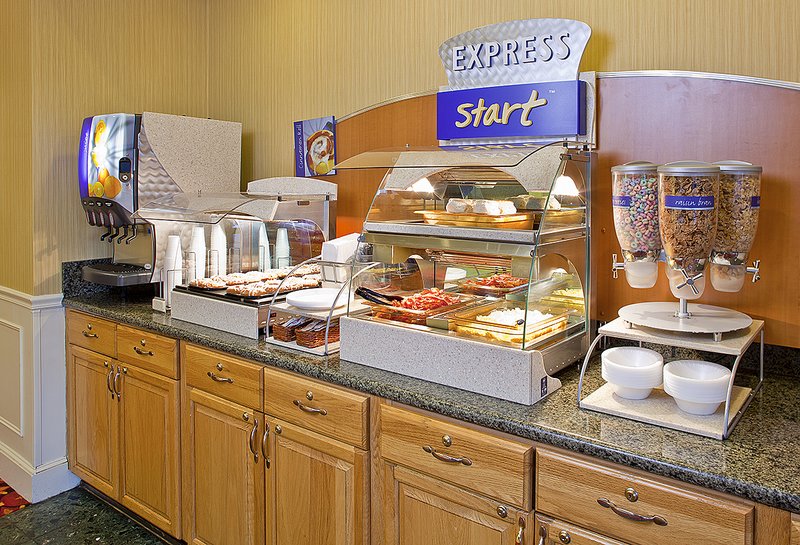 Holiday Inn Express SPRINGFIELD - Springfield, VT