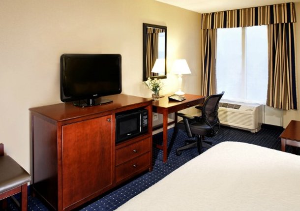 Hampton Inn Dulles/Cascades - Sterling, VA