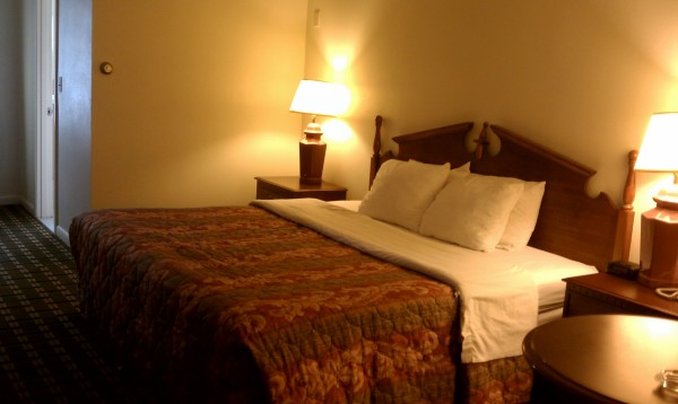 Bedford Plaza Hotel - Bedford, MA