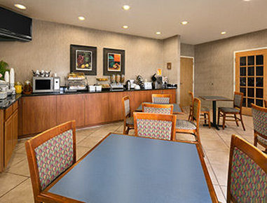 Baymont Inn & Suites-Dekalb - Dekalb, IL