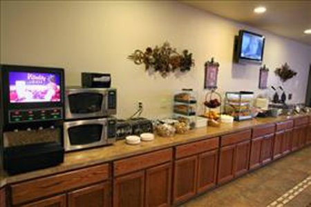 Expressway Suites - Fargo, ND