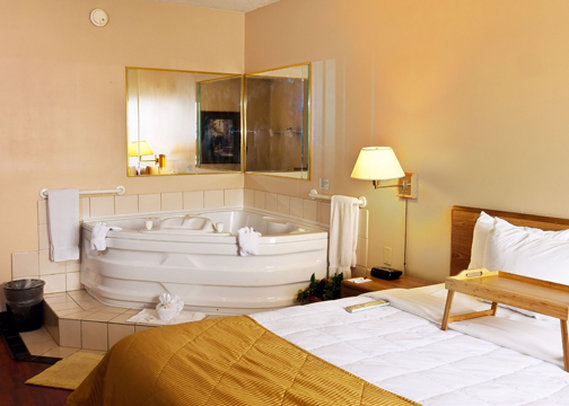 Clarion Inn & Suites Lafayette - Lafayette, IN