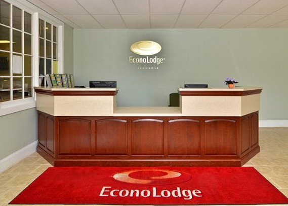 Econo Lodge - Colonial Heights, VA