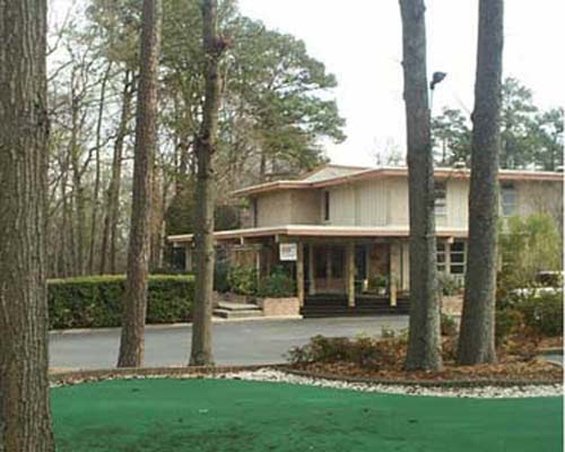 Riverside Inn