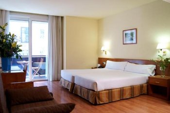 Hotel Husa Barcelona - Room