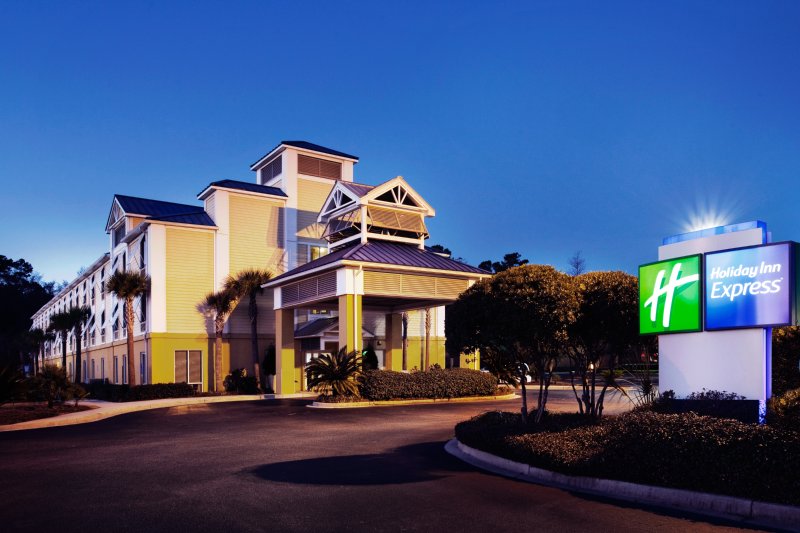 Holiday Inn Express CHARLESTON US HWY 17 & I-526 - Charleston, SC