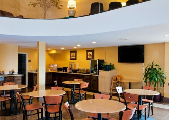 Clarion Inn & Suites Lafayette - Lafayette, IN