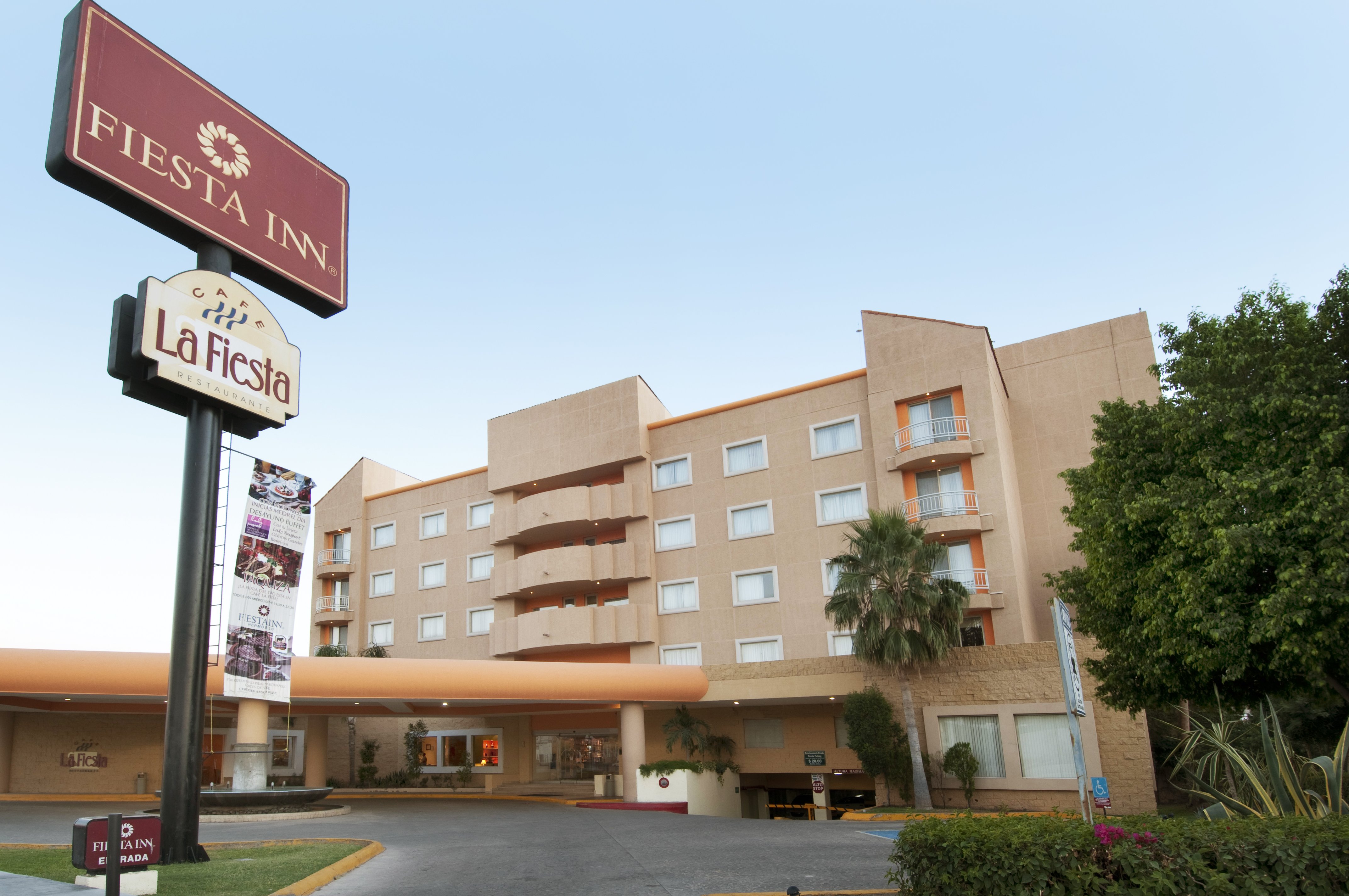 Hermosillo Mexico Hotels; Fiesta Inn Hermosillo- First Class Hermosillo, Sonora, Mexico Hotels