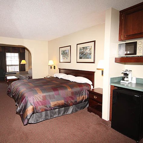 Gateway Inn & Suites - Clarksville, TN