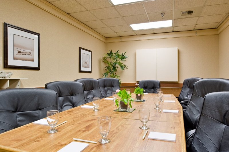 BEST WESTERN PLUS Harbor Plaza And Conference Center - Oak Harbor, WA