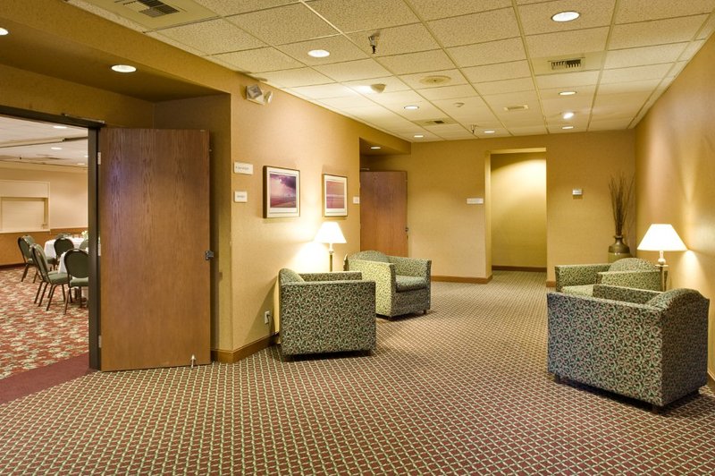 BEST WESTERN PLUS Harbor Plaza And Conference Center - Oak Harbor, WA